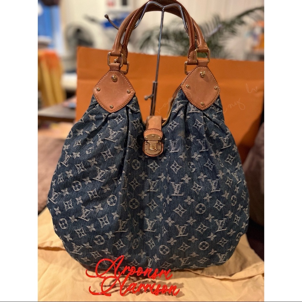 Louis Vuitton Mahina XL in Denim Blue ❤️